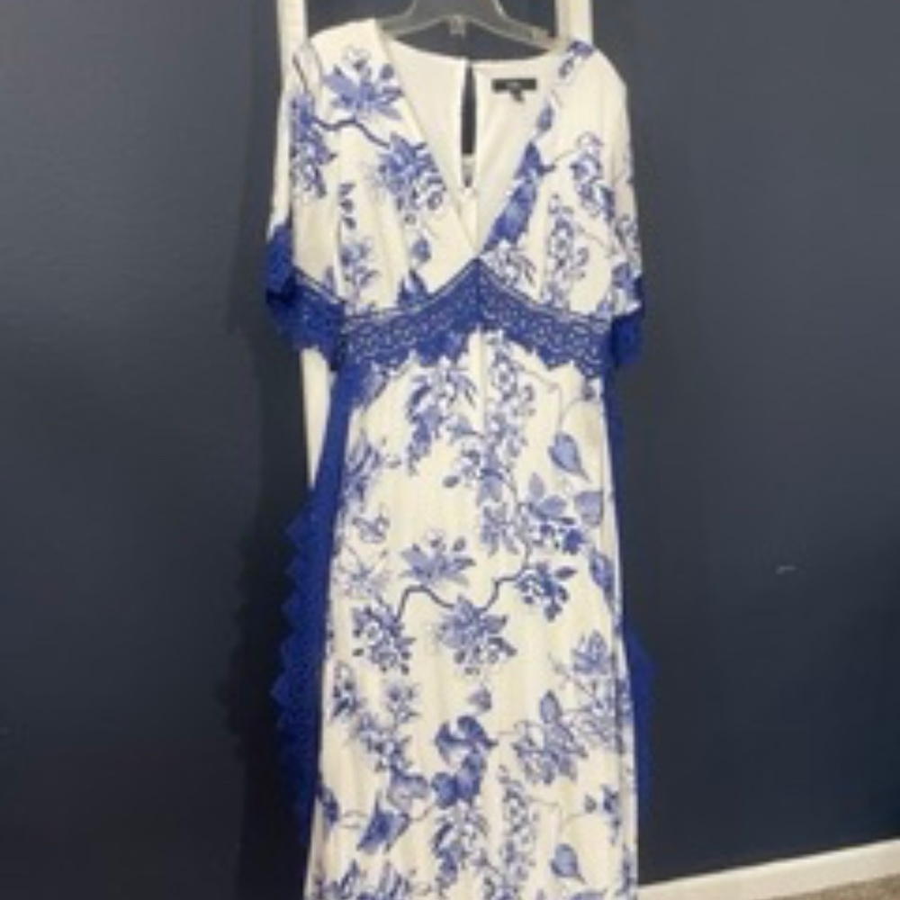 Lulus Blue Floral Lace Short Sleeve Maxi Dress - size M